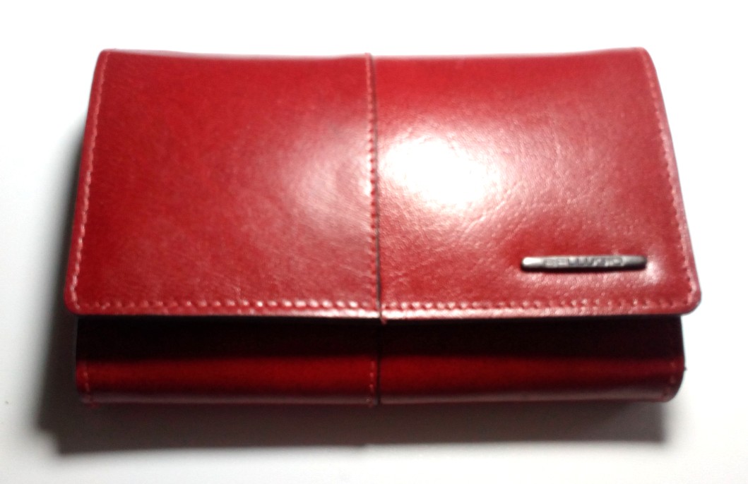 Dámska červená peňaženka