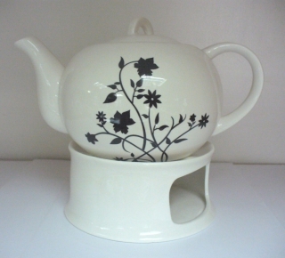 Čajník - vzor čierny kvet